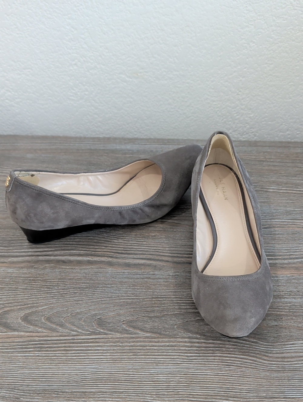 Cole Haan Grand OS Tali Lux Grey / Gray Suede Low Wedge Shoes 10 Black Heels
